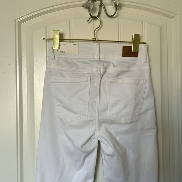 American Eagle white super high-rise flare jeans. Size 0 or 25W. - Picture 3 of 3